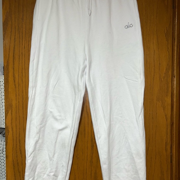 ALO Yoga White Accolade Sweatpants - Picture 1 of 1